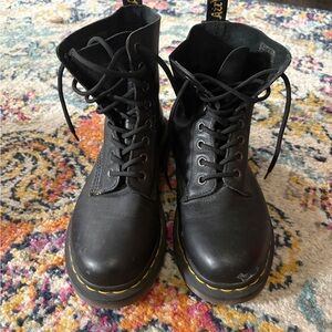 Black leather Dr Martens Size 6